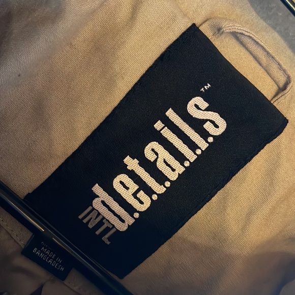 Hooded light jacket in new condition - Picture 7 of 7